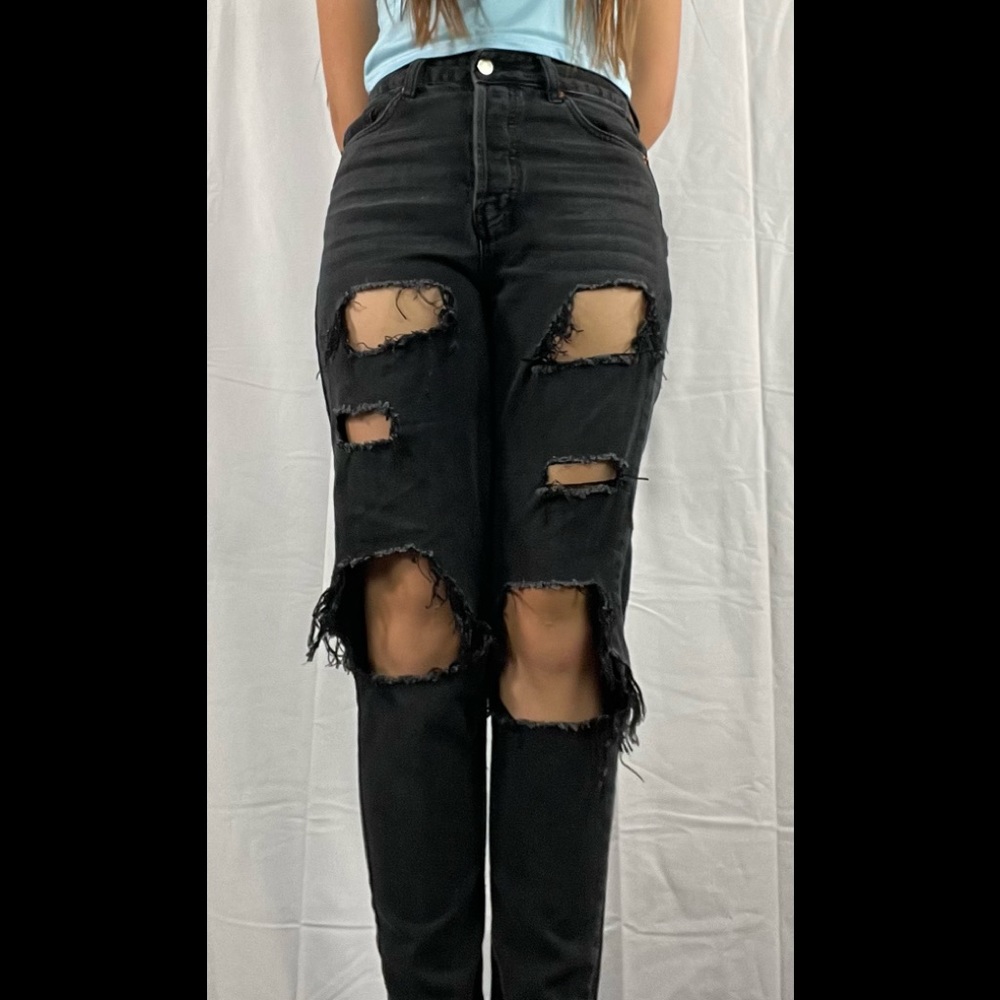 Brand - S.O.N.G Size - 7/28 Black rippped mom jeans